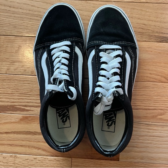 Vans Old Skool Shoes - Picture 3 of 6